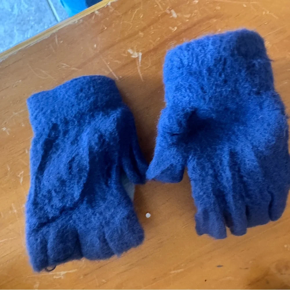Toddler, blue hippo wool glove mittens